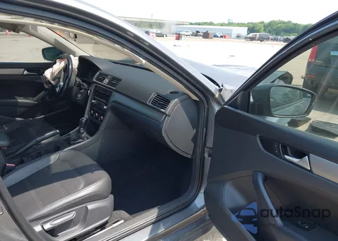 2014 Volkswagen Passat 2.5L Wolfsburg Edition from USA, damaged, VIN 1VWAP7A32EC004698